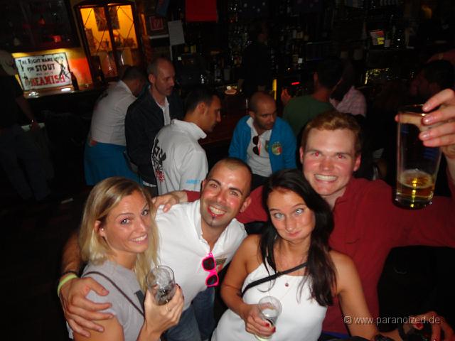 2015 Wiesn Anstich 029.jpg - Party People!